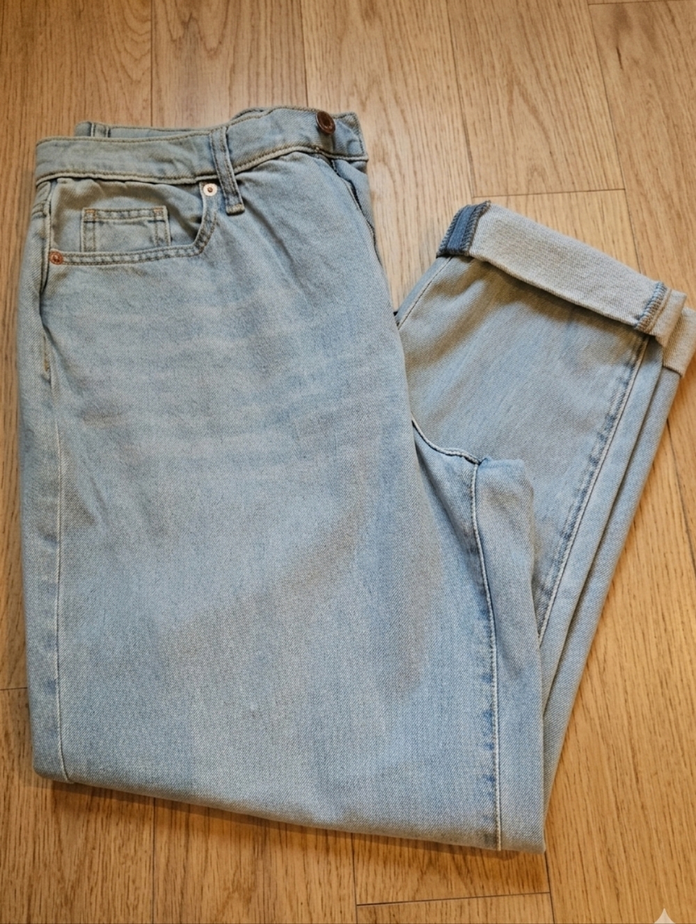 Universal Thread Distressed Boyfriend Jeans Light Blue Wash Relaxed Fit 27